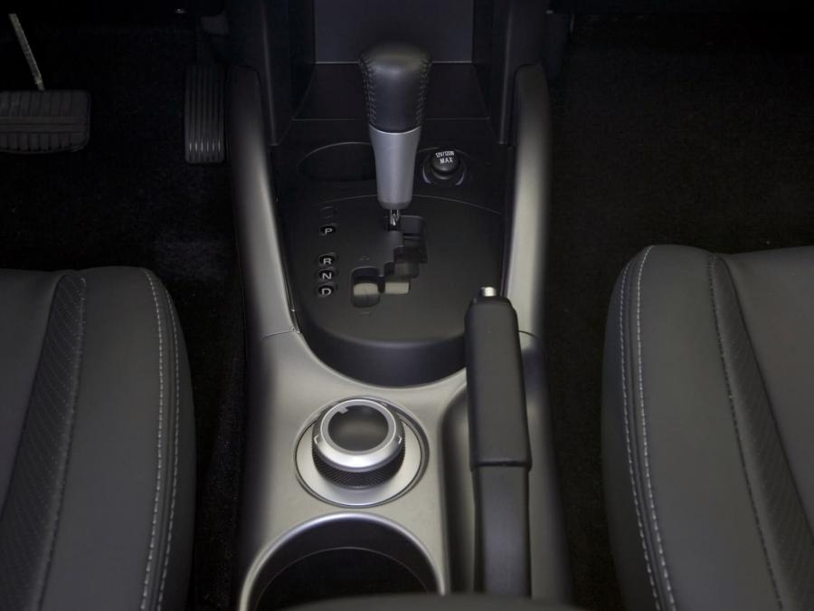  Mitsubishi Outlander 4WD 2007 года  (US) (фото 7 из 66)